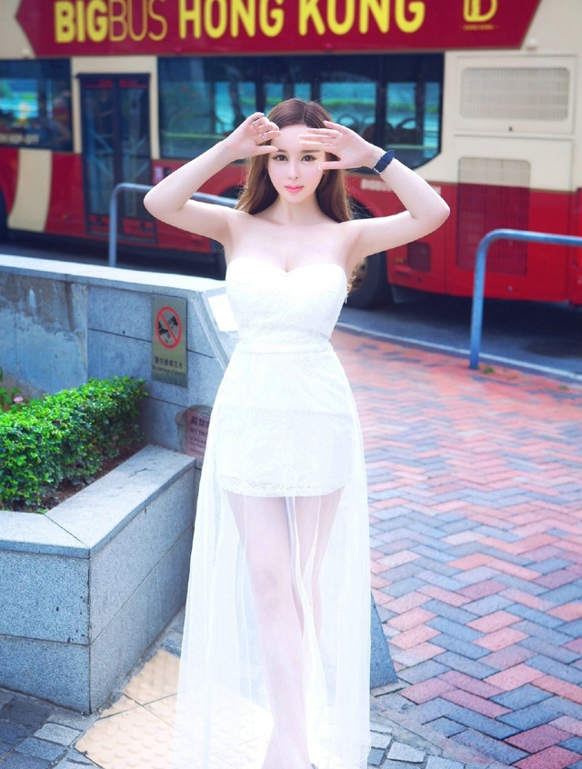 气质美女陈欣巨乳圆润时尚曲线玲珑写真
