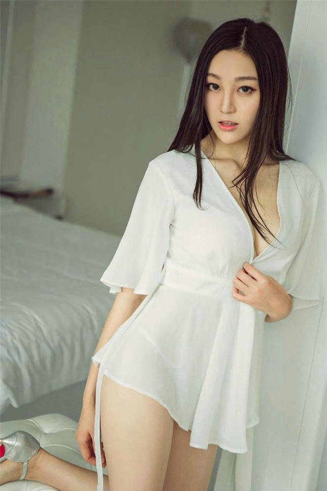 性感蕾丝情趣内衣美女晨曦酒店大奶销魂火辣诱人写真