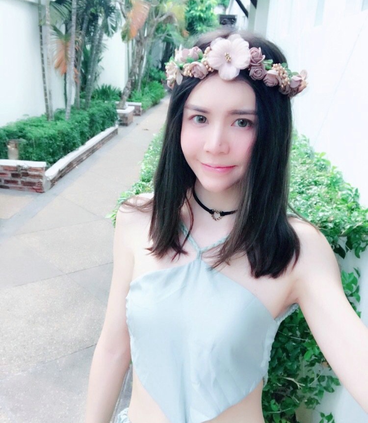 网络女主播大魔王ellie养眼私拍美腿写真