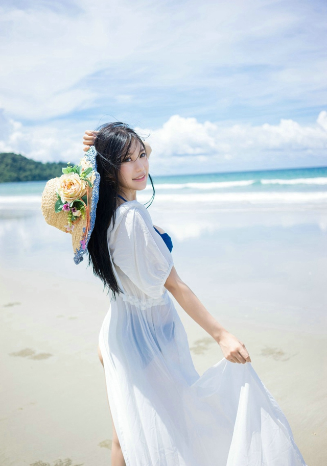 性感甜美沙滩仙子绮里嘉浪漫艺术诱惑俏皮迷人写真