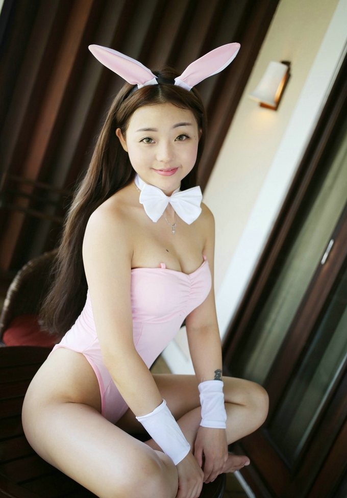 嫩模佘贝拉bella龙目岛旅拍性感私房豪乳兔女郎诱惑迷人写真