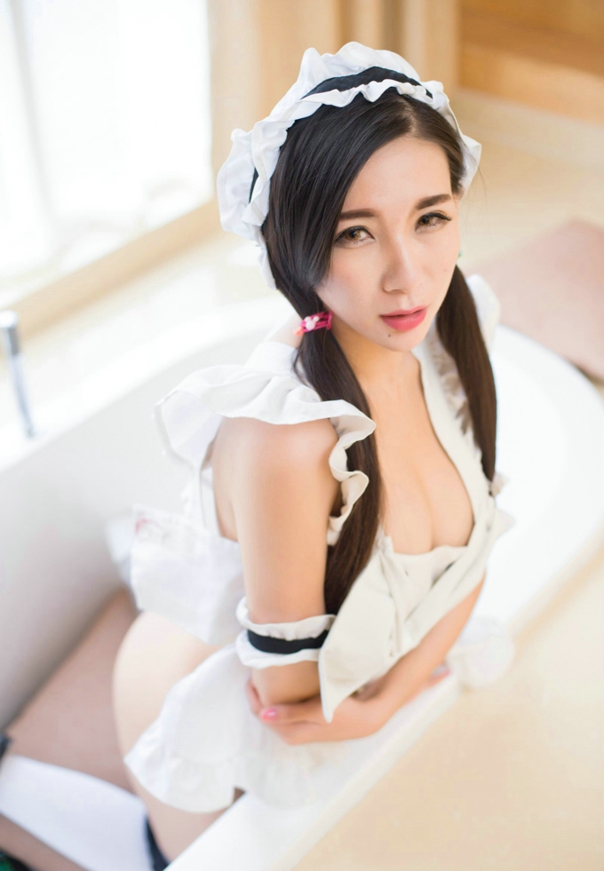 日系女仆装诱惑迷人赵颖丰润激情火辣勾魂妩媚写真