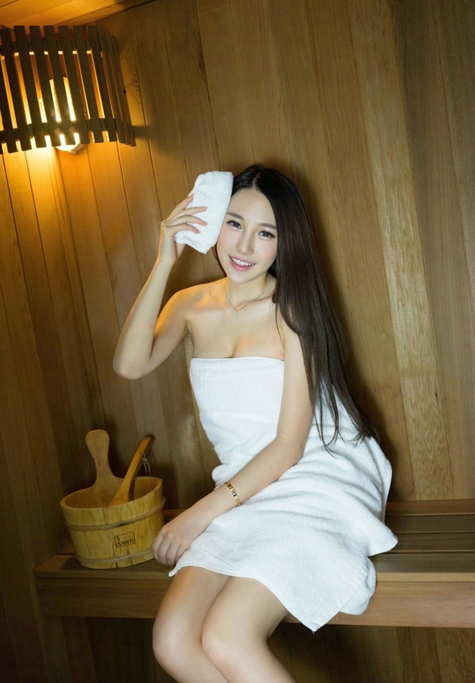 刘奕宁酒店浴袍性感美乳气质妖娆妩媚娇嫩俏丽写真