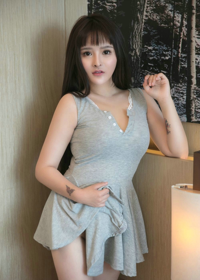 丰满美女杨漫妮塑身内衣巨乳诱惑迷人丰润激情写真