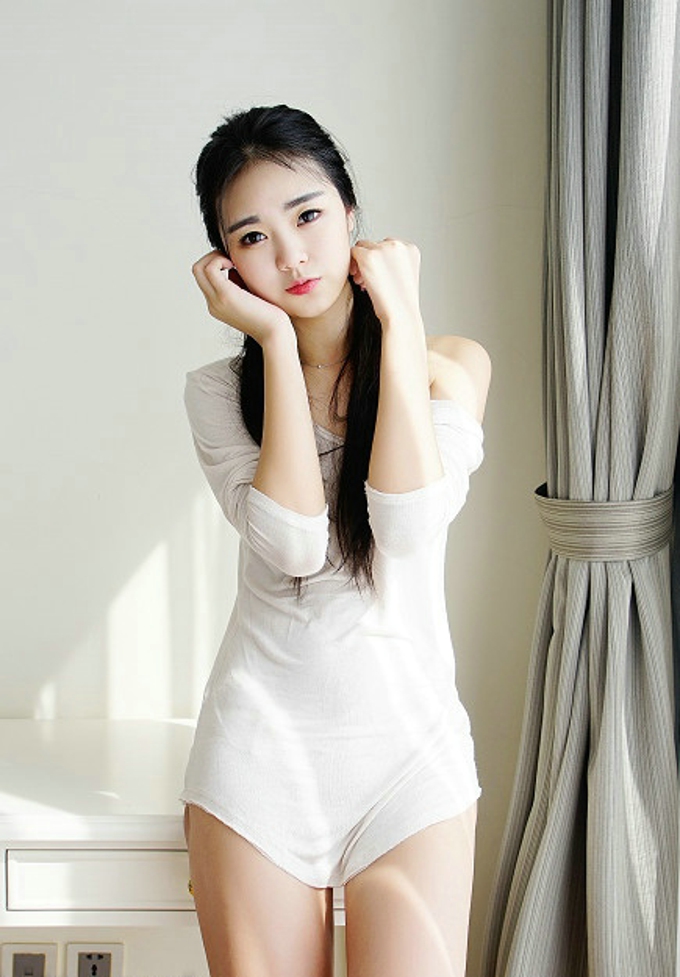 黑色内衣大胸巨乳诱惑女神可乐Vicky性感勾魂妖娆娇嫩写真