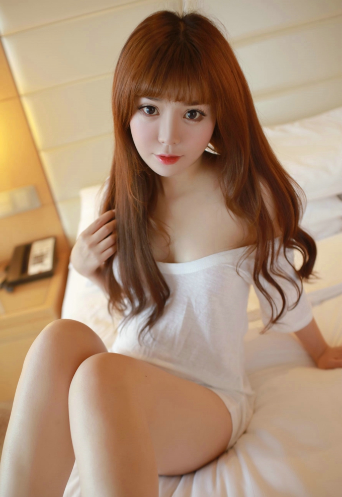 可爱少女粉芭比VV性感迷人私房美腿写真