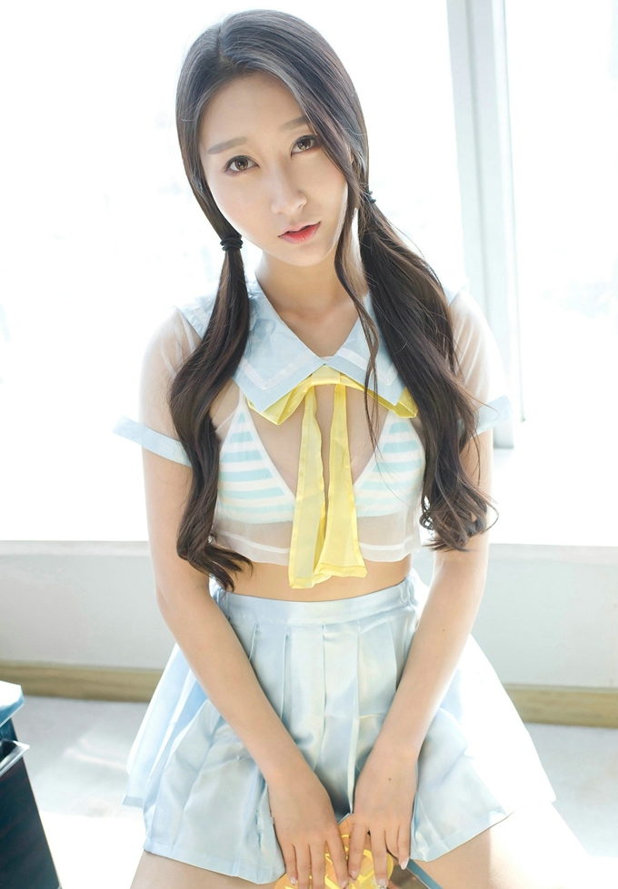 可爱小美女赵熙儿气质学生装诱惑情趣内衣美乳性感迷人写真