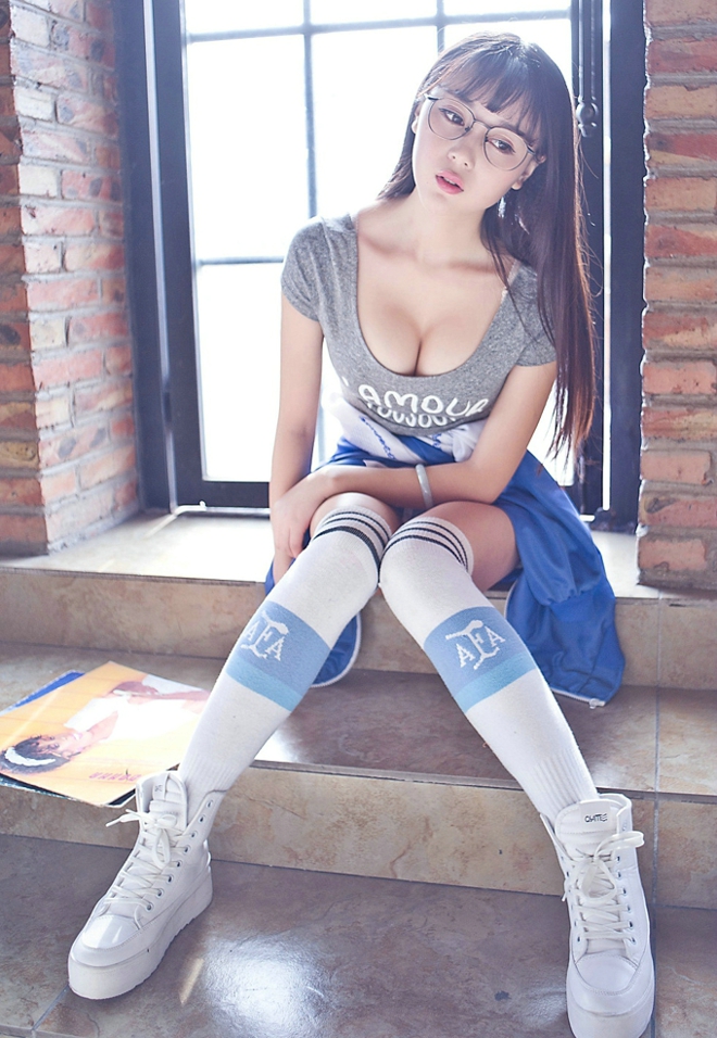 清纯靓丽学妹私房惹火爆乳销魂挑逗诱惑写真