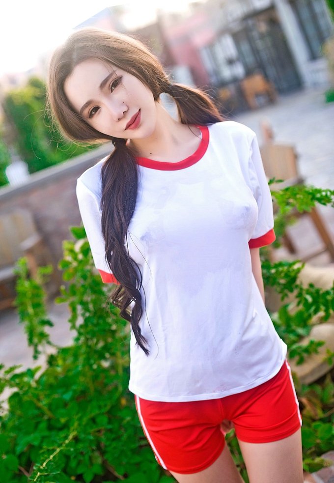 可爱卖萌美少女萌琪琪Irene真空诱惑写真