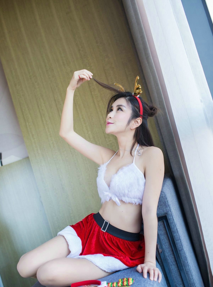 惹火性感艳丽大奶美女私房火辣诱惑写真