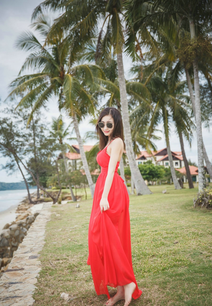 红色长裙美腿Yumi-尤美气质迷人写真