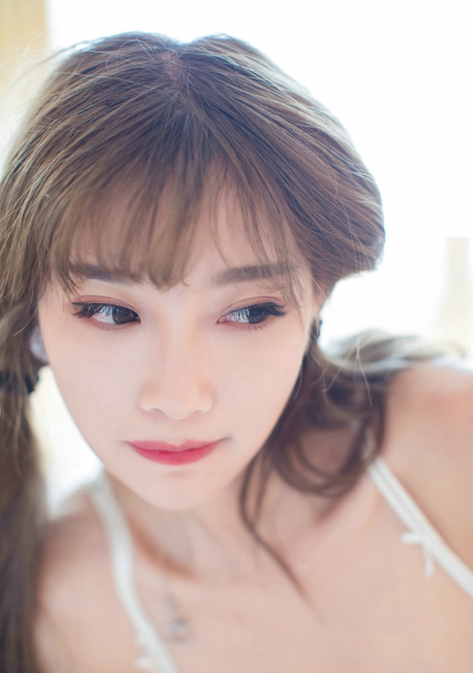 甜美嫩模杨晨晨sugar性感蕾丝网袜写真