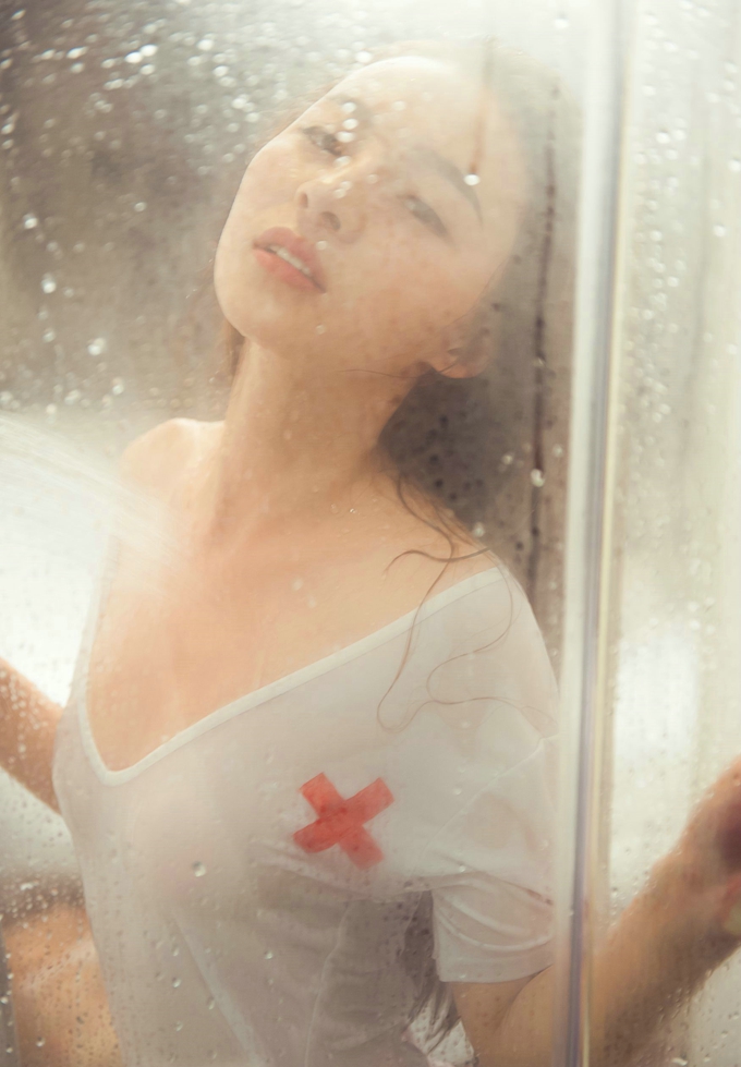 性感美少女浴室湿身诱惑迷人翘臀妖娆妩媚私房写真