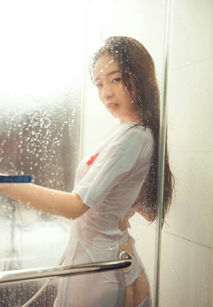 性感美少女浴室湿身诱惑迷人翘臀妖娆妩媚私房写真