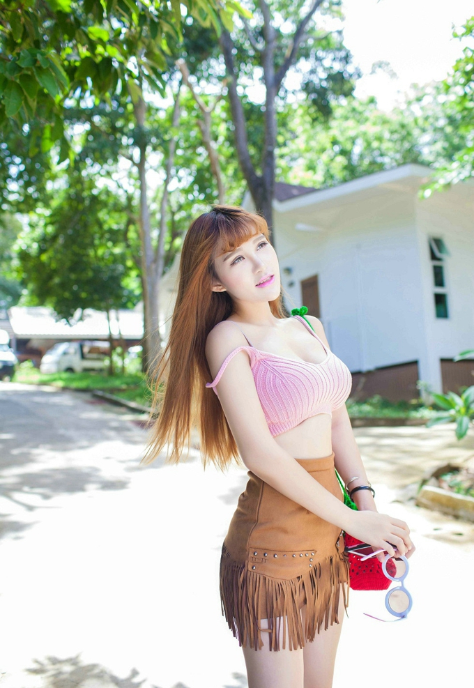 甜美妹子LalaBaby啦啦性感美乳写真