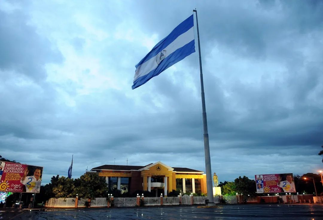 尼加拉瓜国旗资料图片（视觉中国）