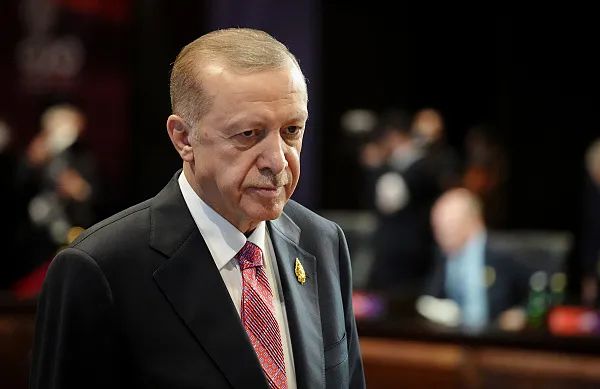 当地时间2022年11月15日，土耳其总统埃尔多安出席二十国集团领导人峰会第一次工作会议。图源：视觉中国