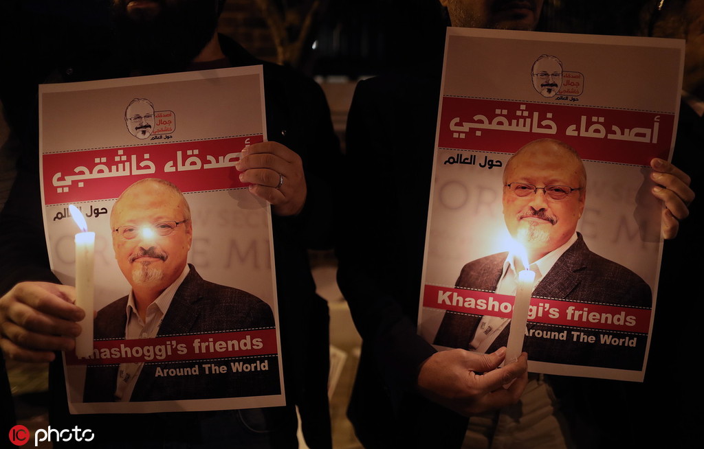 悼念卡舒吉的抗议者们在沙特领事馆外示威，图自IC Photo