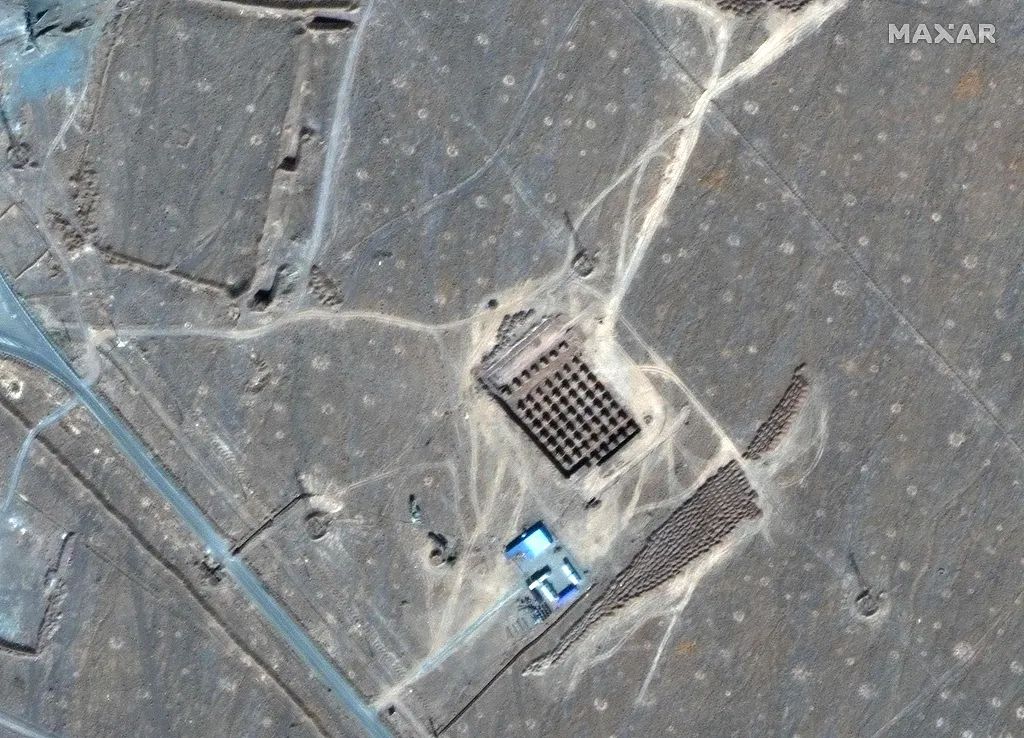 ▲资料图片：当地时间2020年1月8日，伊朗库姆附近，Maxar技术公司发布福尔道铀浓缩工厂卫星图像。视觉中国