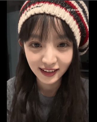 田曦薇深夜晒夜宵照引猜测 本人回应:放心没谈恋爱