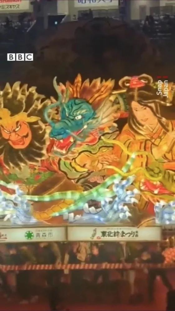 有日本网友提出，BBC发布的视频中一幕实为“青森佞武多祭典”的画面。图自社交媒体