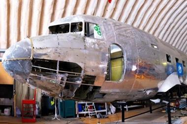 俄西伯利亚苔原发现的C-47正在修复中