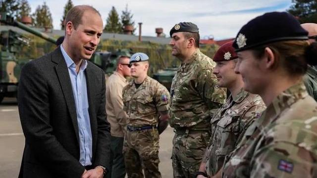 威廉王子突访波乌边境慰问英国部队，将会见波兰总统