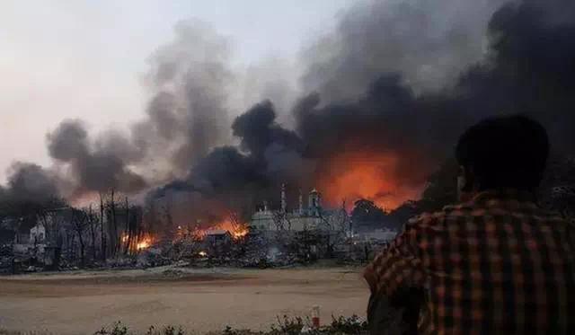 缅甸妙瓦底贸易区遇袭，5名工作人员死于火灾