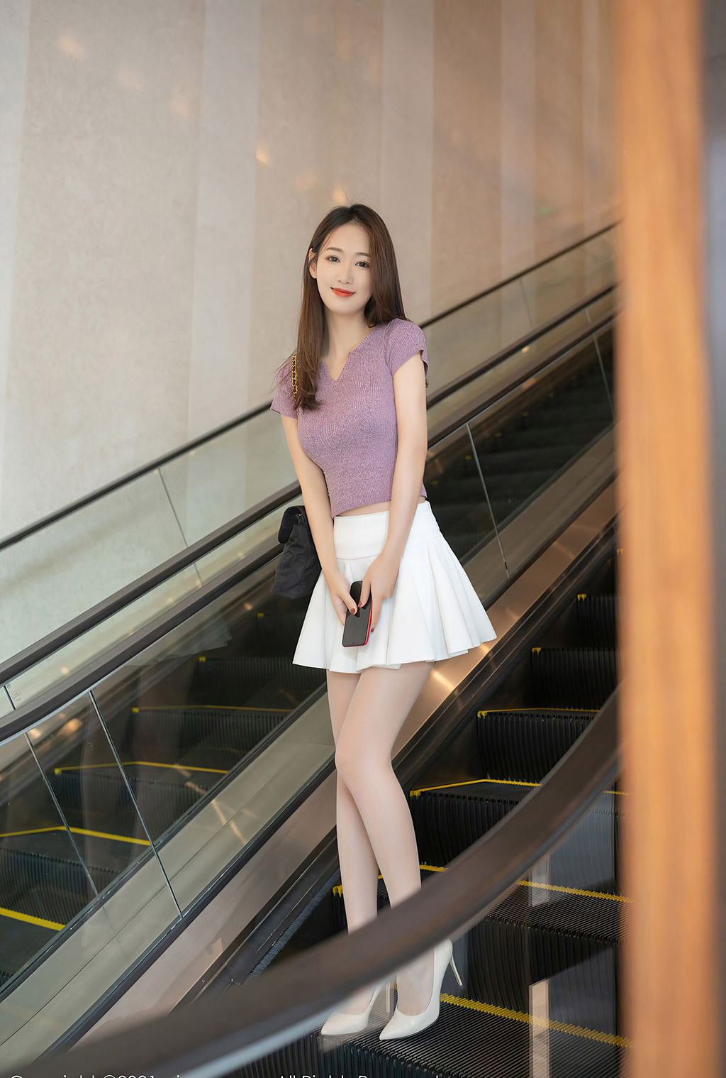 唐安琪星瑶尾随温柔典雅的气质与人妻娇媚