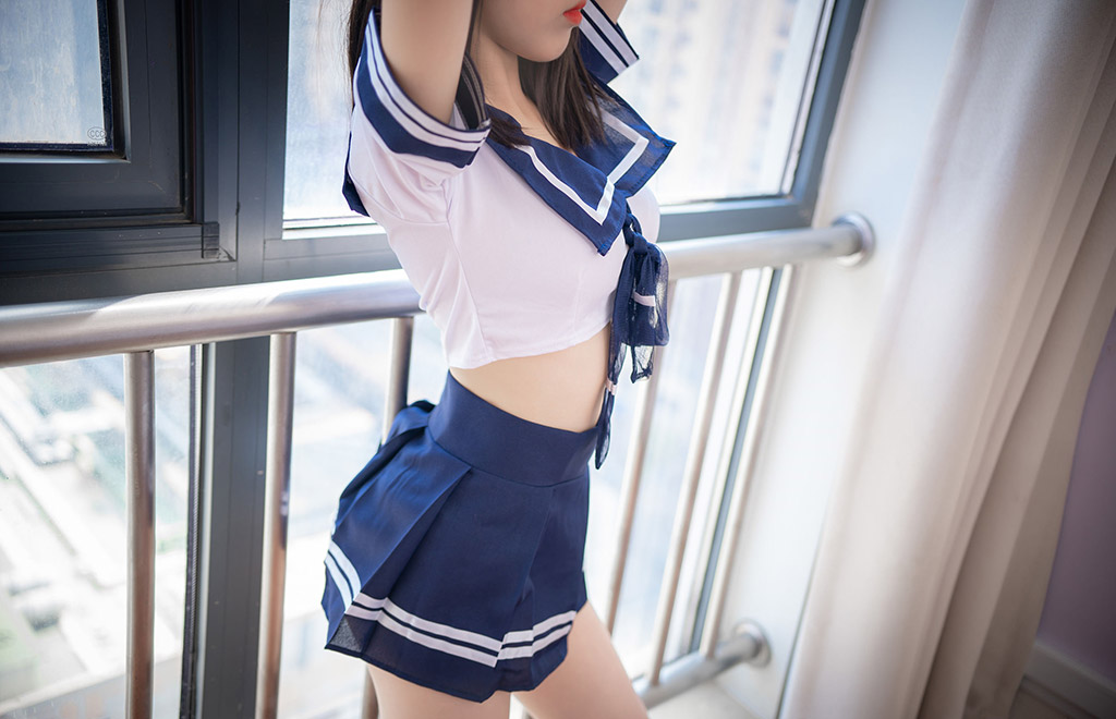 水手裙学妹性感写真套图