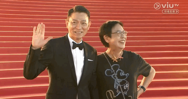 60岁与61的老友相聚!杨紫琼刘德华金像奖同框