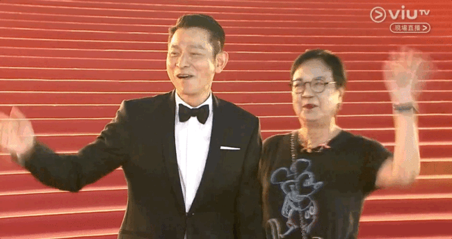 60岁与61的老友相聚!杨紫琼刘德华金像奖同框