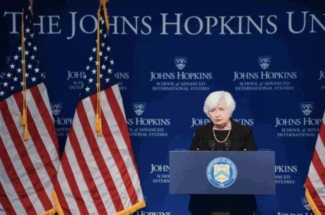美国财政部长耶伦20日上午在华盛顿约翰·霍普金斯大学高等国际关系学院发表演说。