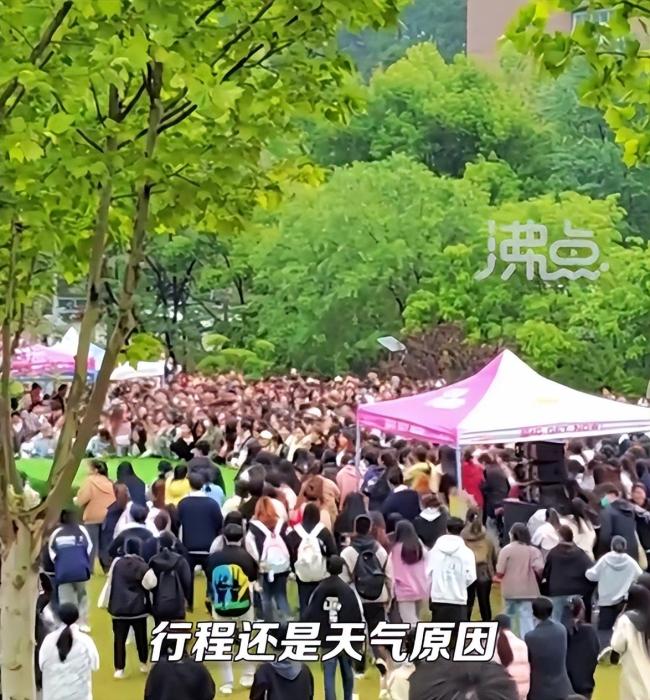 刘畊宏回应学生等待被鸽:不知道这么多学生等自己