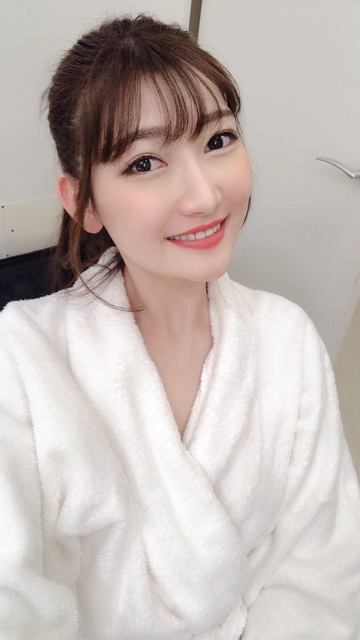 成熟甜美！F罩杯疗愈系长腿巨乳“杏奈”AV出道！