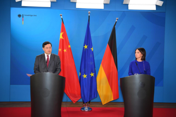 秦刚回应欧盟拟制裁中企 去中国化就是去机遇、去合作、去稳定、去发展