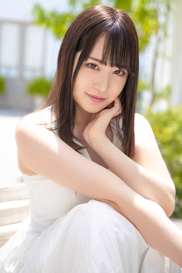 前偶像出道! E罩杯白皙小只马美少女“时田萌萌”先出大尺写真集、旋即出道!