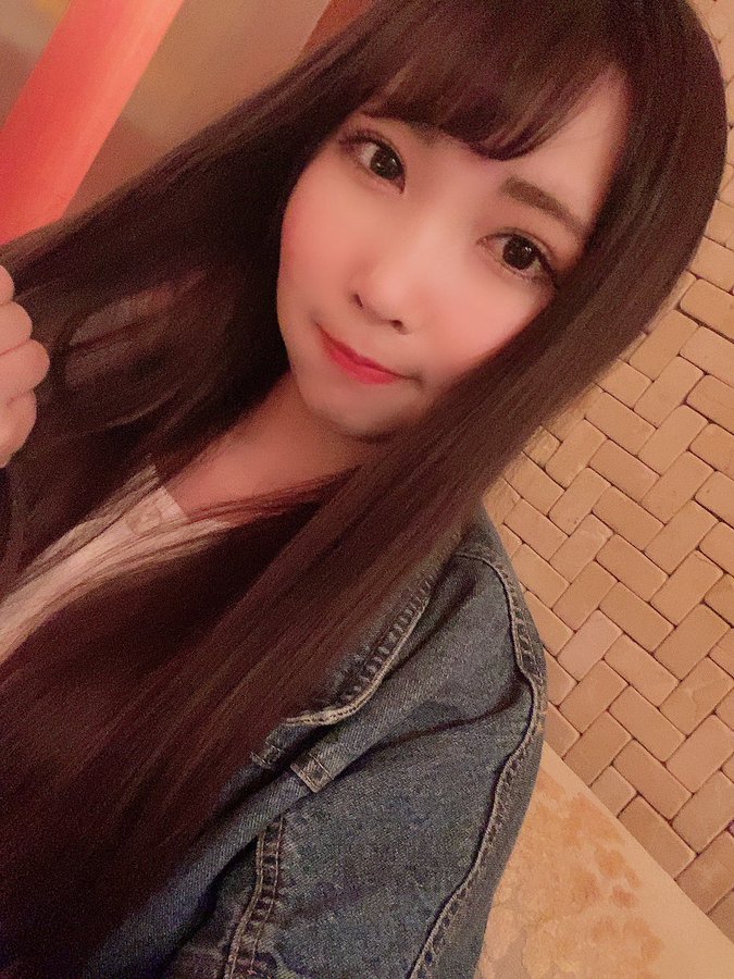 鲜嫩婴儿肥！D罩杯女大生“叶月结衣”AV出道！