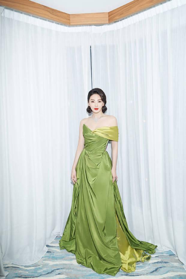 张雨绮再现2013绿裙造型 依旧还是那个大气的御姐