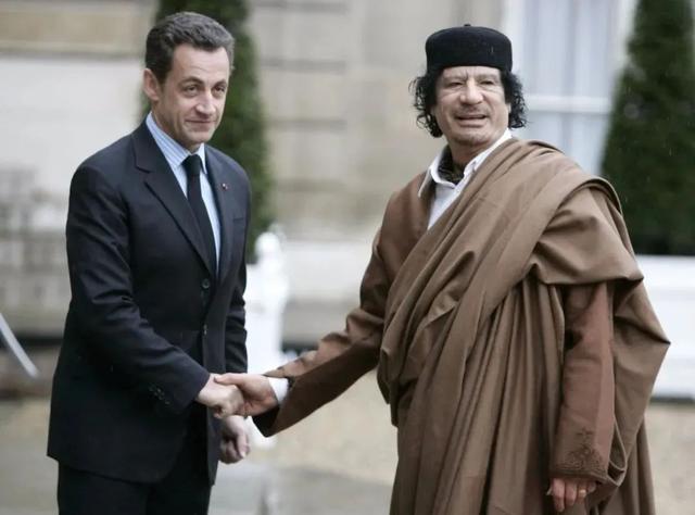 68岁的法国前总统萨科齐要戴电子脚铐？这还没完还将面临更多的官司