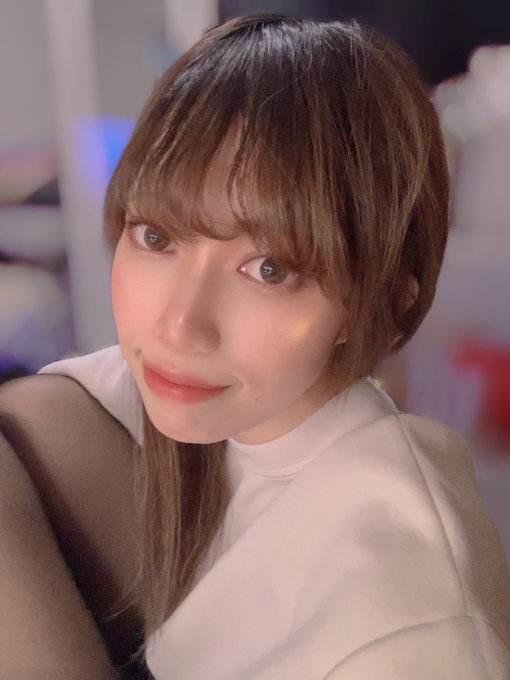 巨人级! 180公分高日菲混血美女「木下玛莉润」出道,还是年收高达1300万的女强人?!