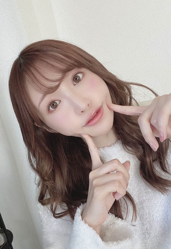 买下天使萌?! 偶像级美少女「天使萌」本人监制相似度极高情趣娃娃、要价2.5万人民币!
