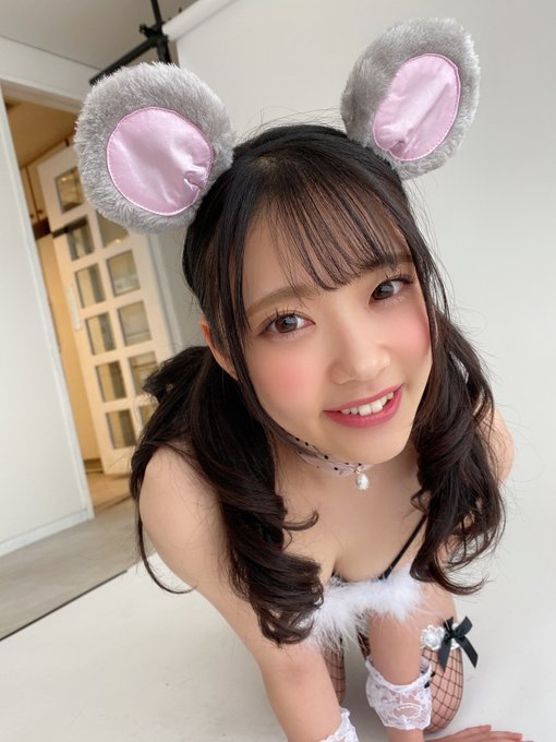 告别鼠年！ 青春美少女新人「二叶绘麻」扮成性感小老鼠献上酥胸挥别2020！