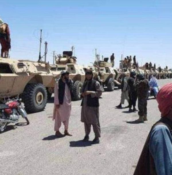 塔利班出动大量美制军车，奔赴边境应对冲突 美方承认：缴获我们的