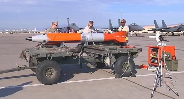 美国研制的B61核炸弹，该弹是美国装备的主力战术核武器。