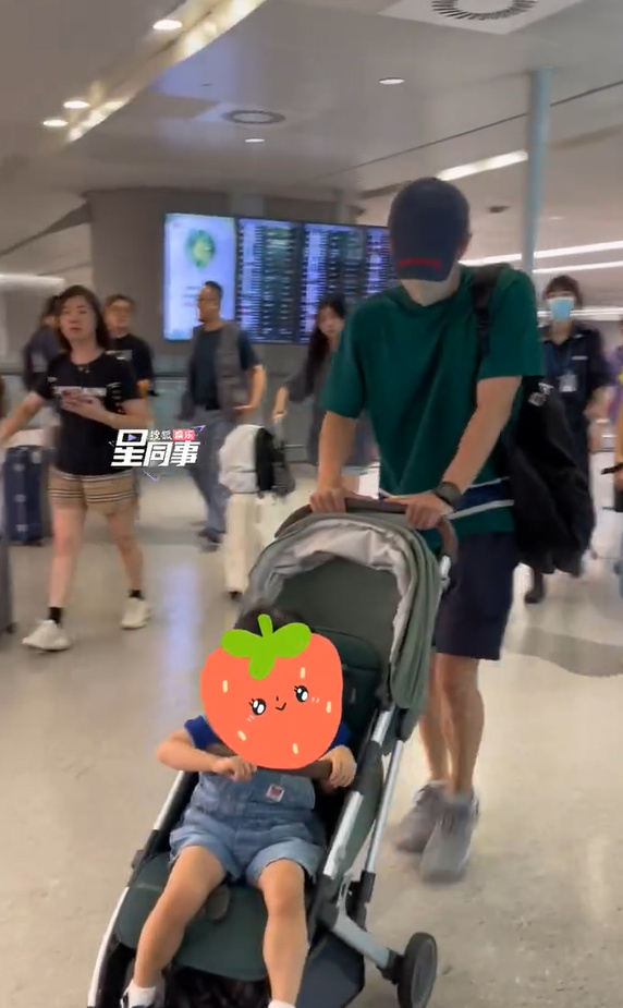 王阳带女儿现身机场 45岁叔圈天菜也是超级好爸爸