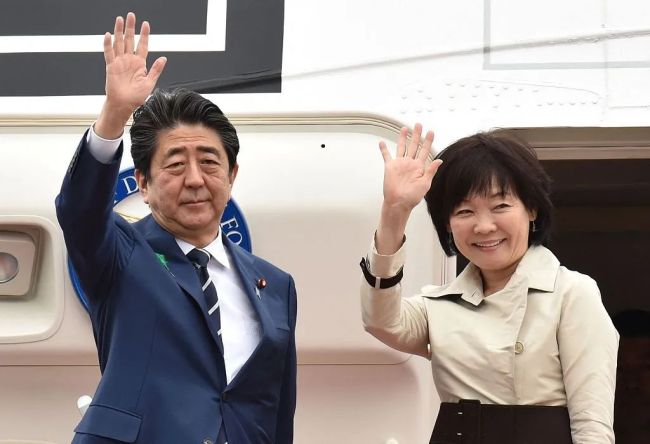 安倍遗孀为丈夫建馆，日本网民怒了