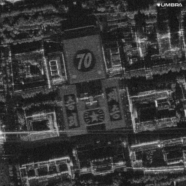 卫星图片显示，平壤正在布置金日成广场，为阅兵做准备