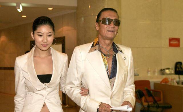 港媒曝谢贤病危 86岁谢贤育有一子一女