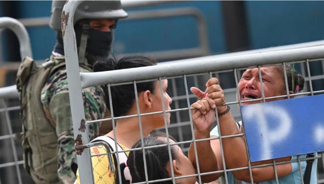 厄瓜多尔监狱暴乱升级：90多名狱警被囚犯扣为人质，三地进入紧急状态